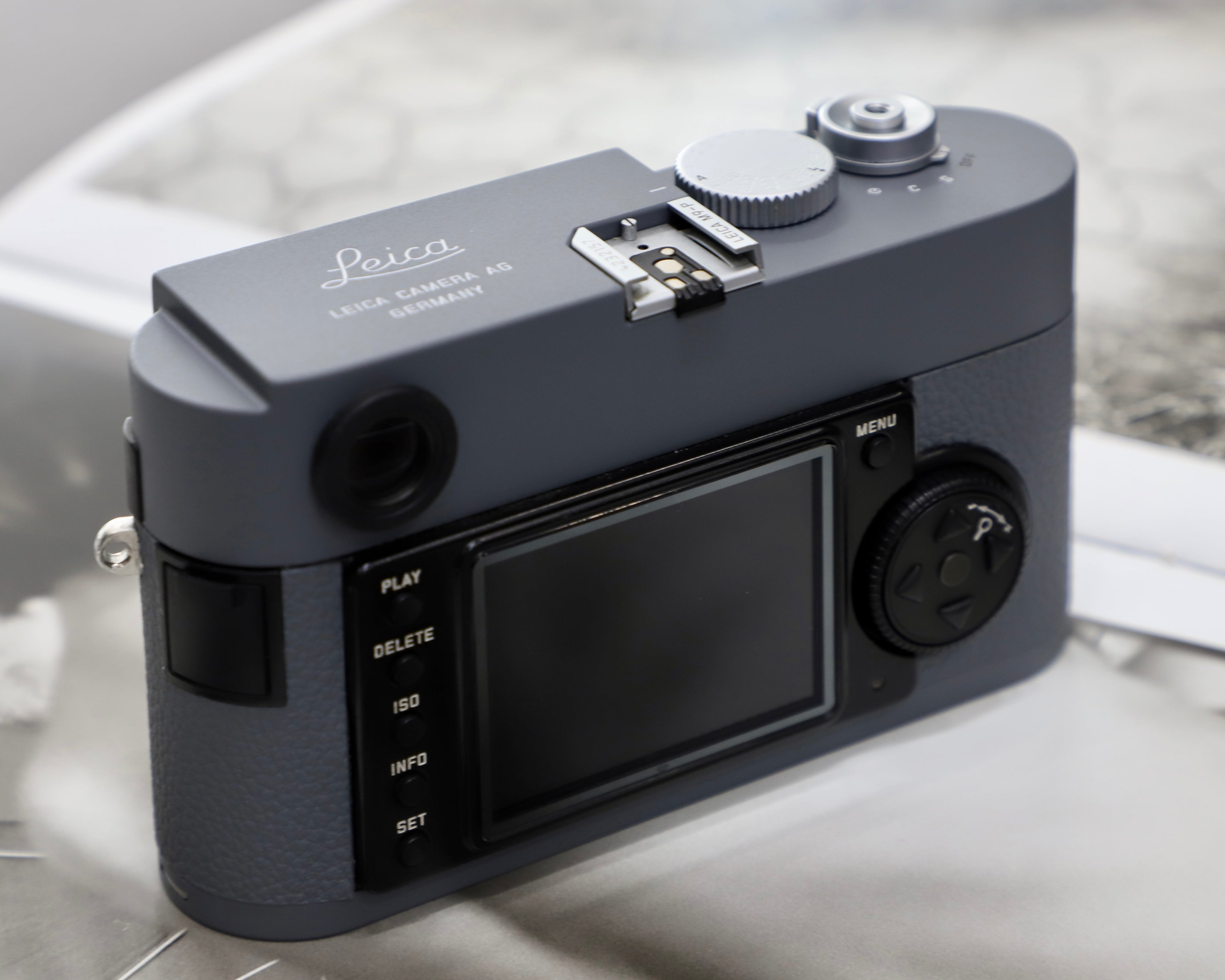 Customized leather body in the same color/Grey