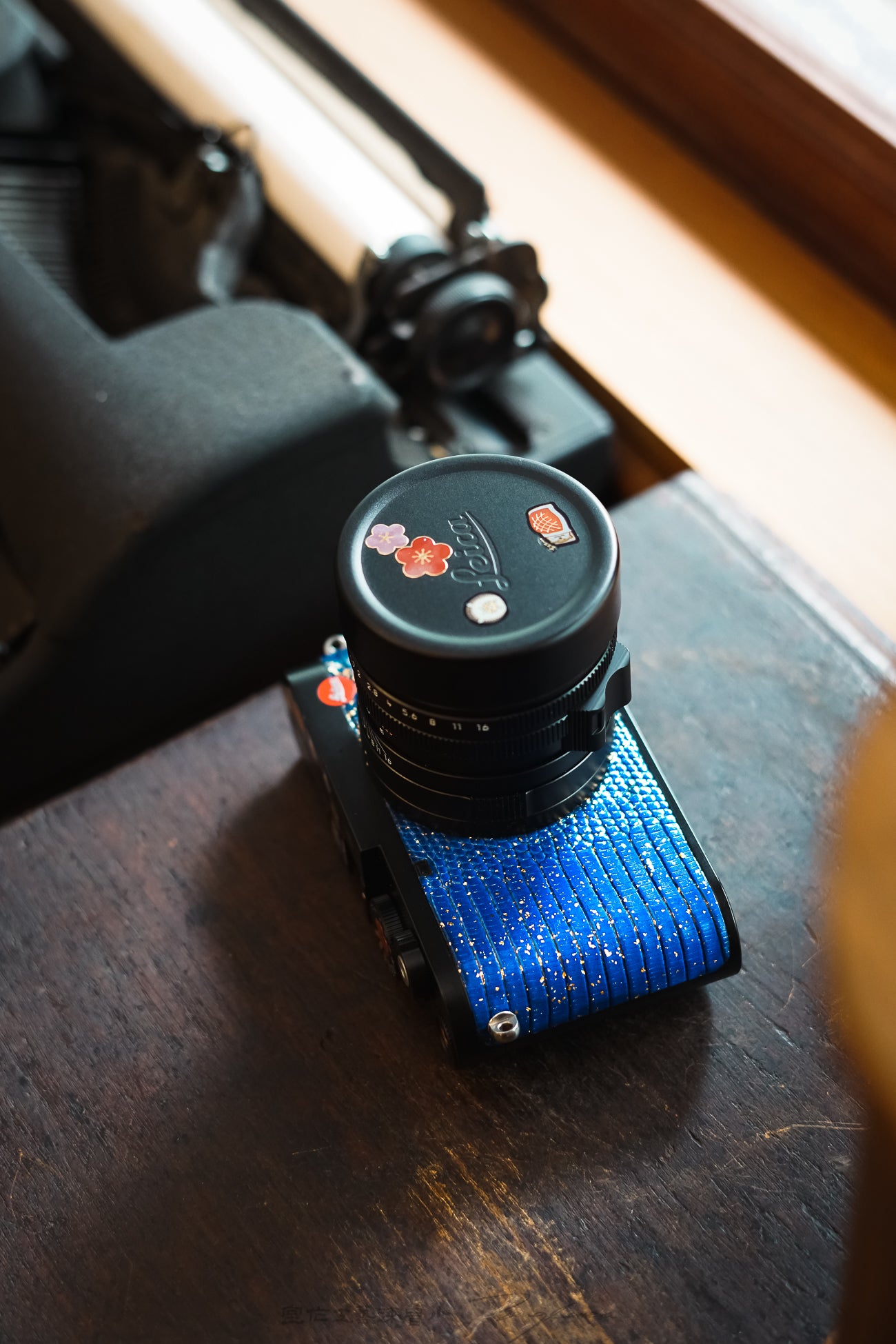 Q3 Leather art replacement with gold sprinkled lizard skin material/Blue