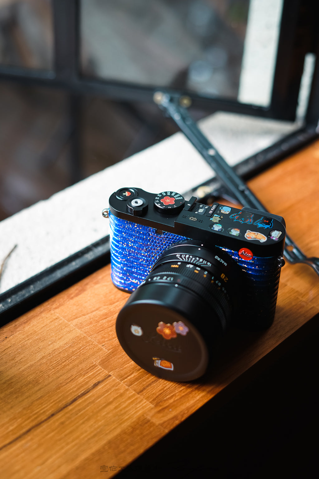 Q3 Leather art replacement with gold sprinkled lizard skin material/Blue