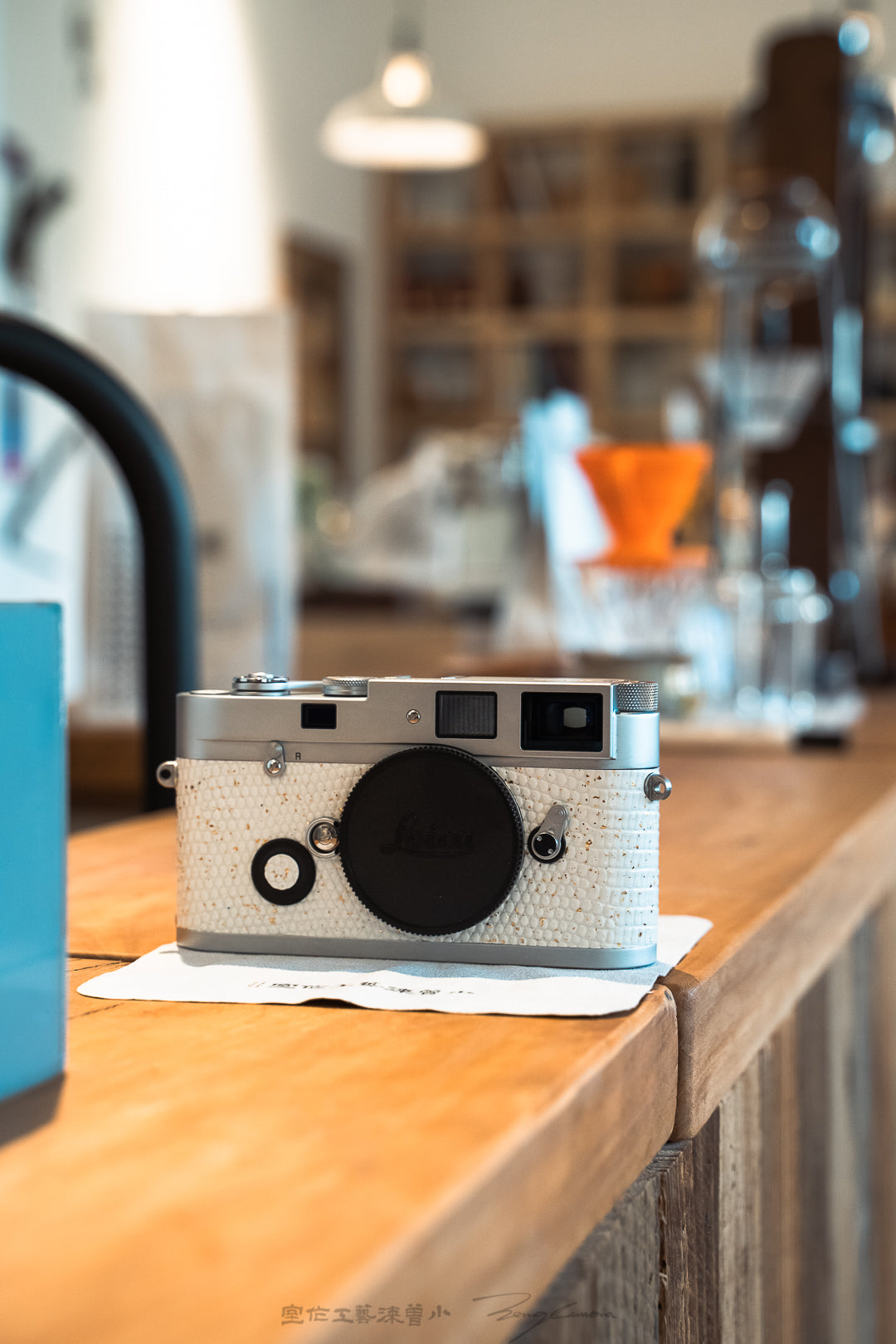 MP Leather art replacement with gold sprinkled lizard skin material/White