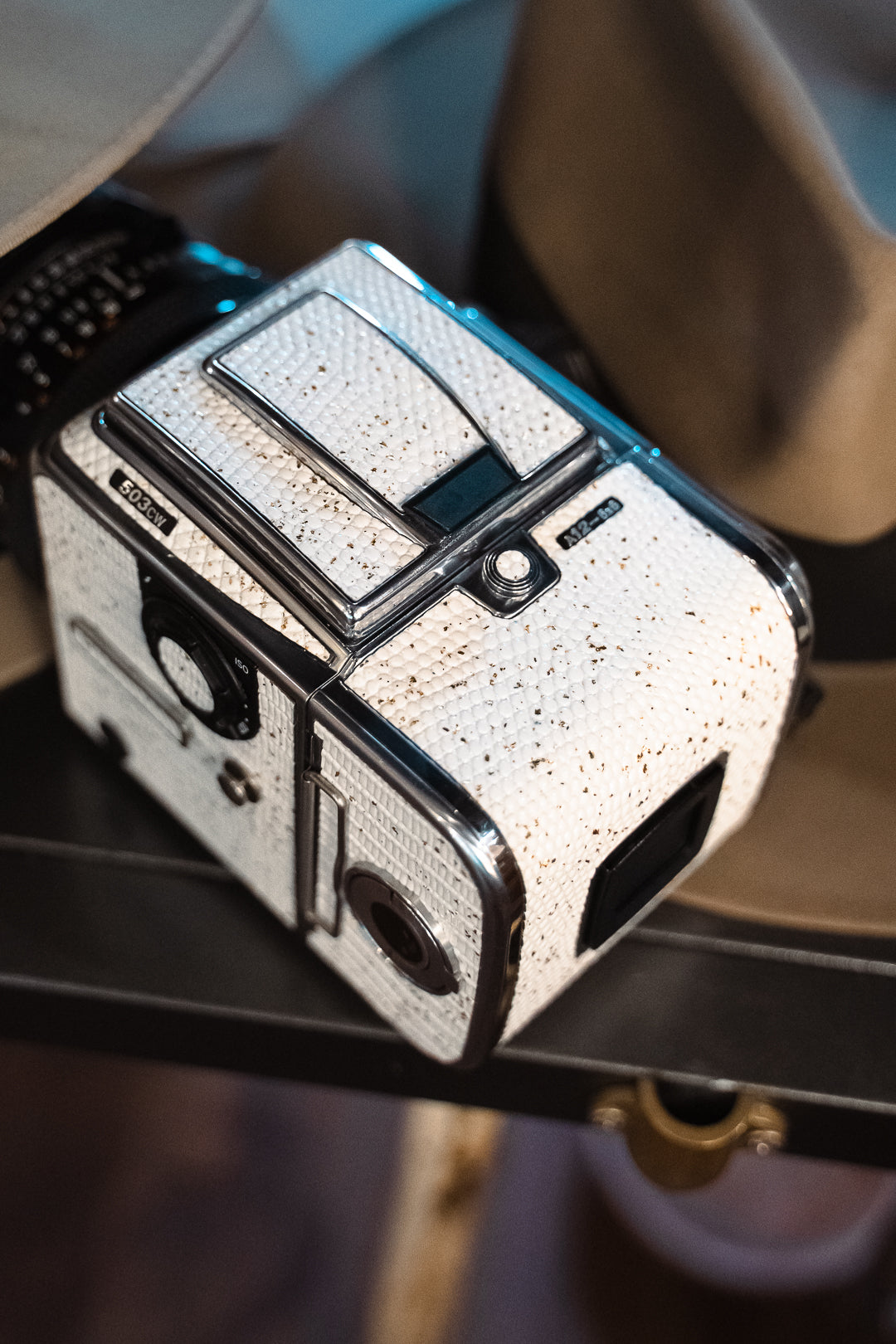 503CW Leather art replacement with gold sprinkled lizard skin material/White