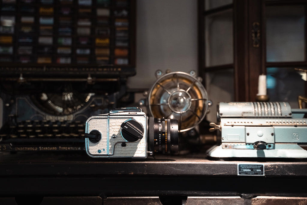 503CW Leather art replacement with gold sprinkled lizard skin material/White