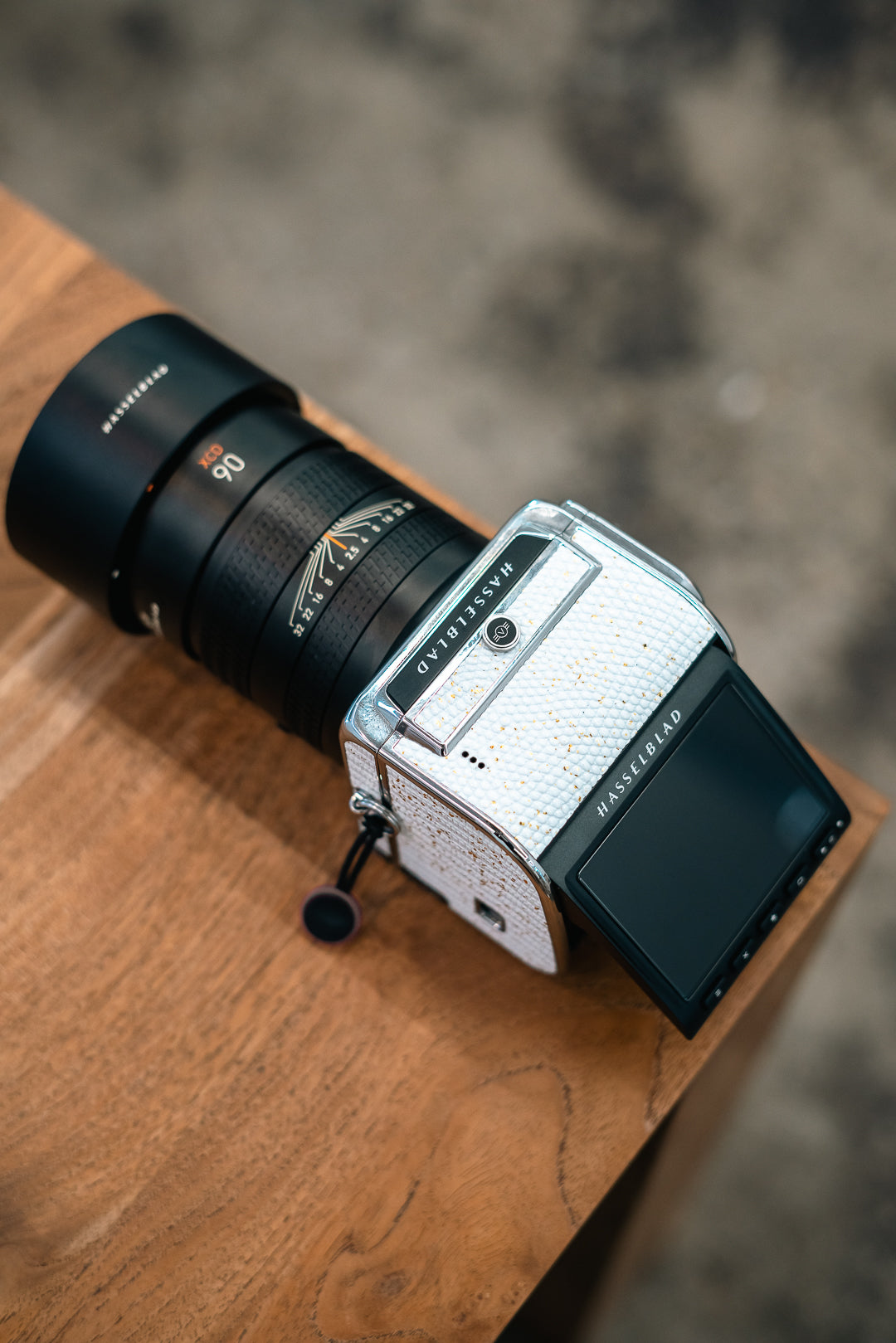 503CW Leather art replacement with gold sprinkled lizard skin material/White