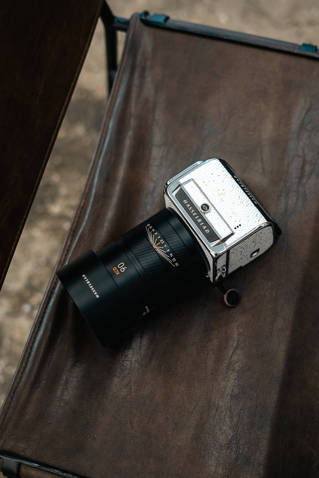 503CW Leather art replacement with gold sprinkled lizard skin material/White