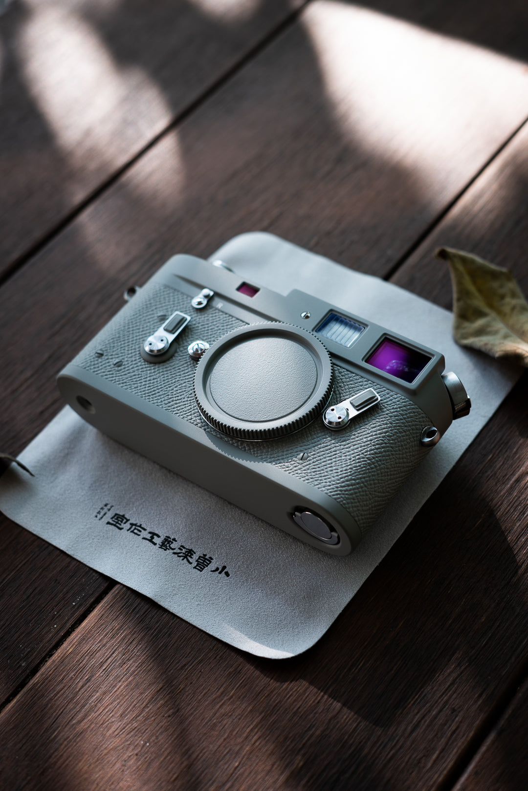 M4 Glacier Grey Lacquer Art,Customized leather body in the same color