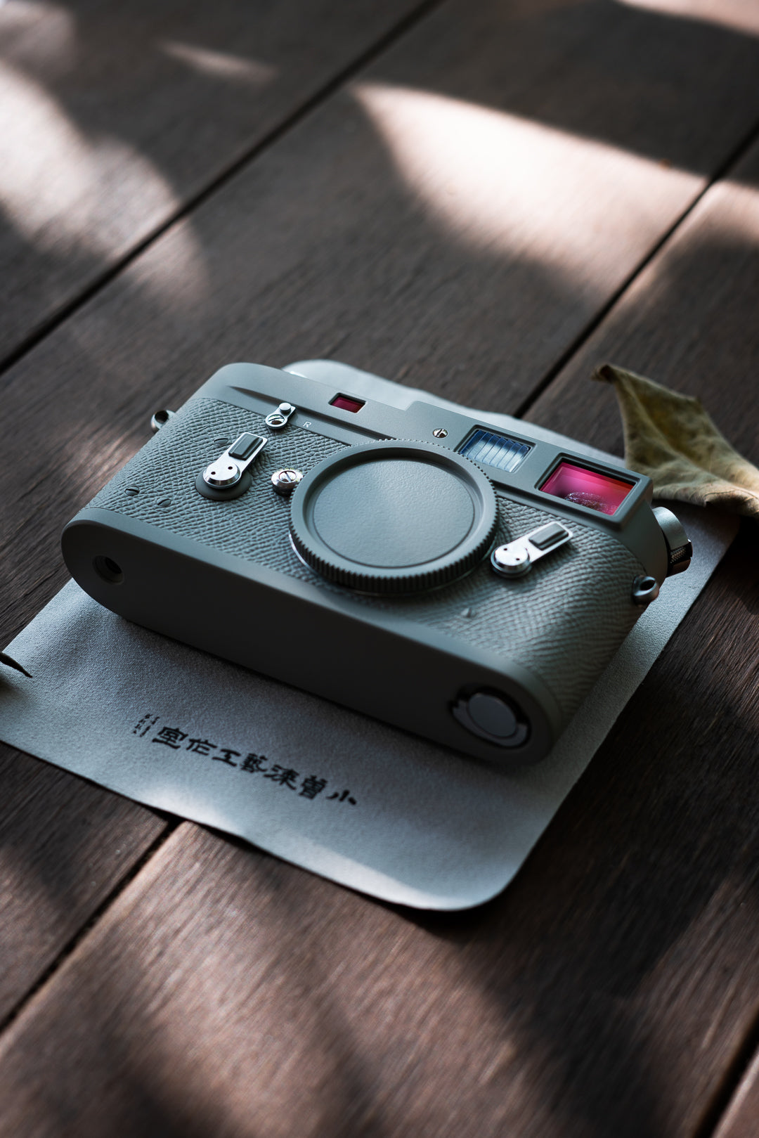 M4 Glacier Grey Lacquer Art,Customized leather body in the same color