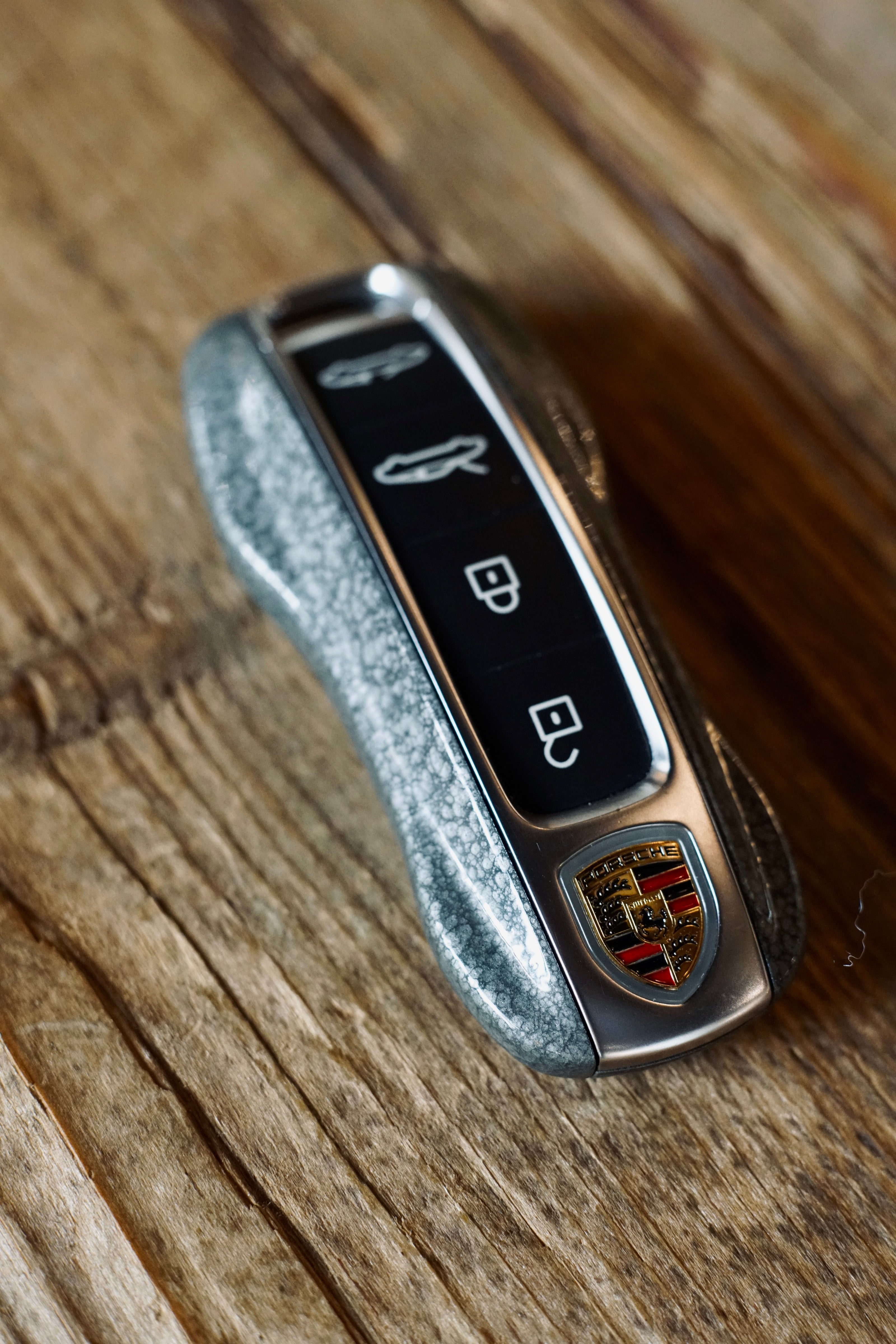 Personalized customization, hammer patterned lacquer art/modified car key