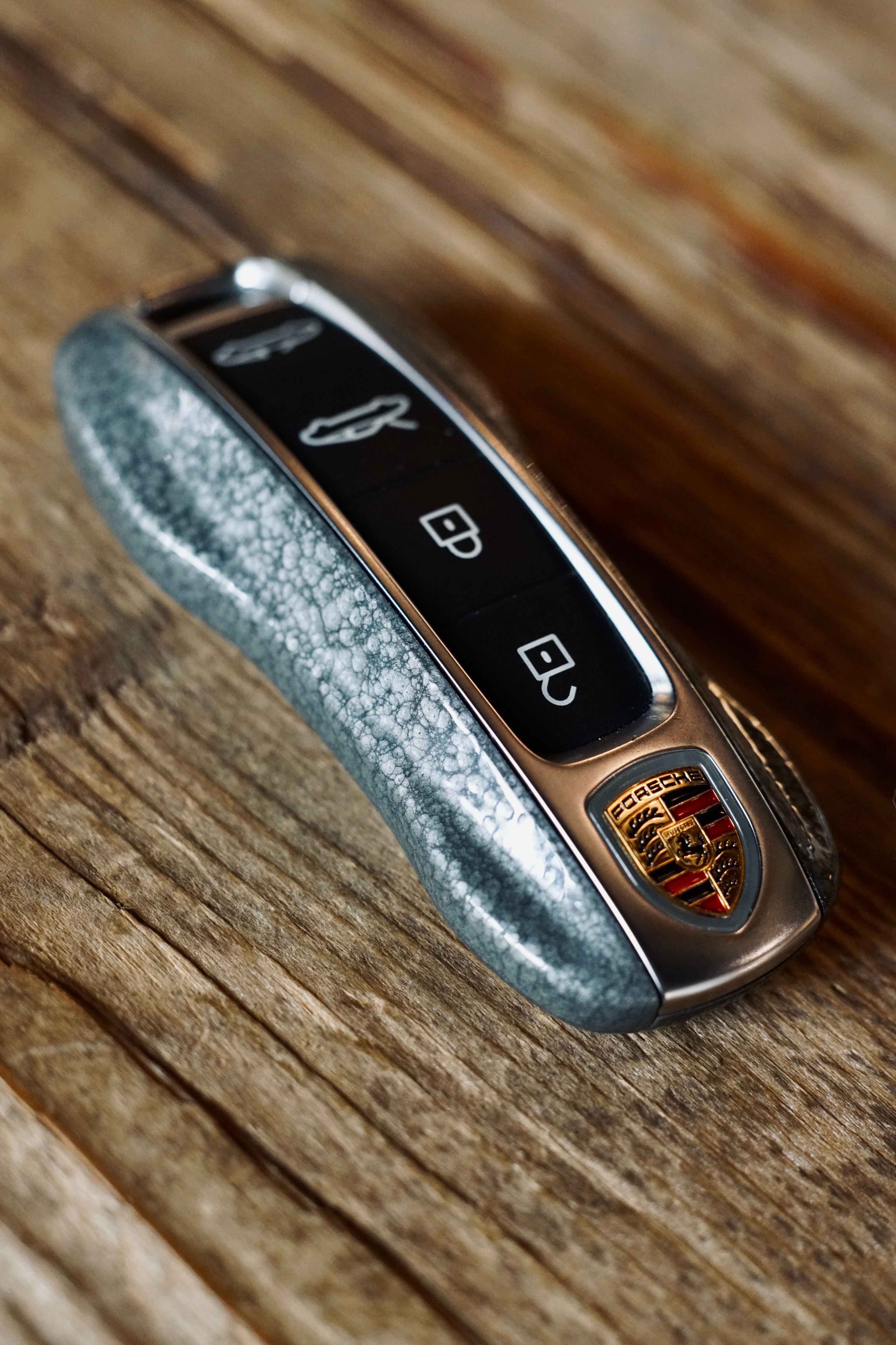 Personalized customization, hammer patterned lacquer art/modified car key