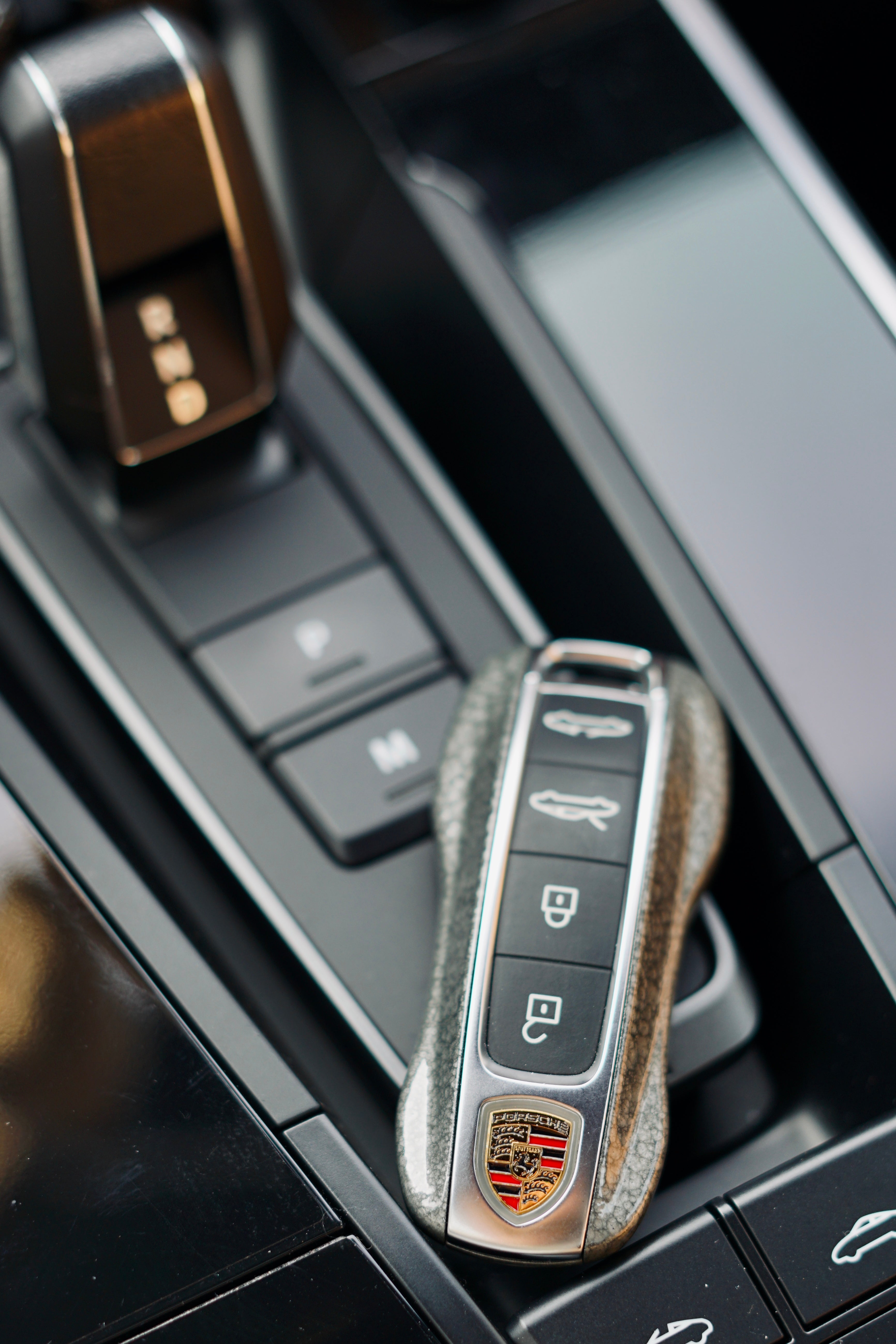 Personalized customization, hammer patterned lacquer art/modified car key