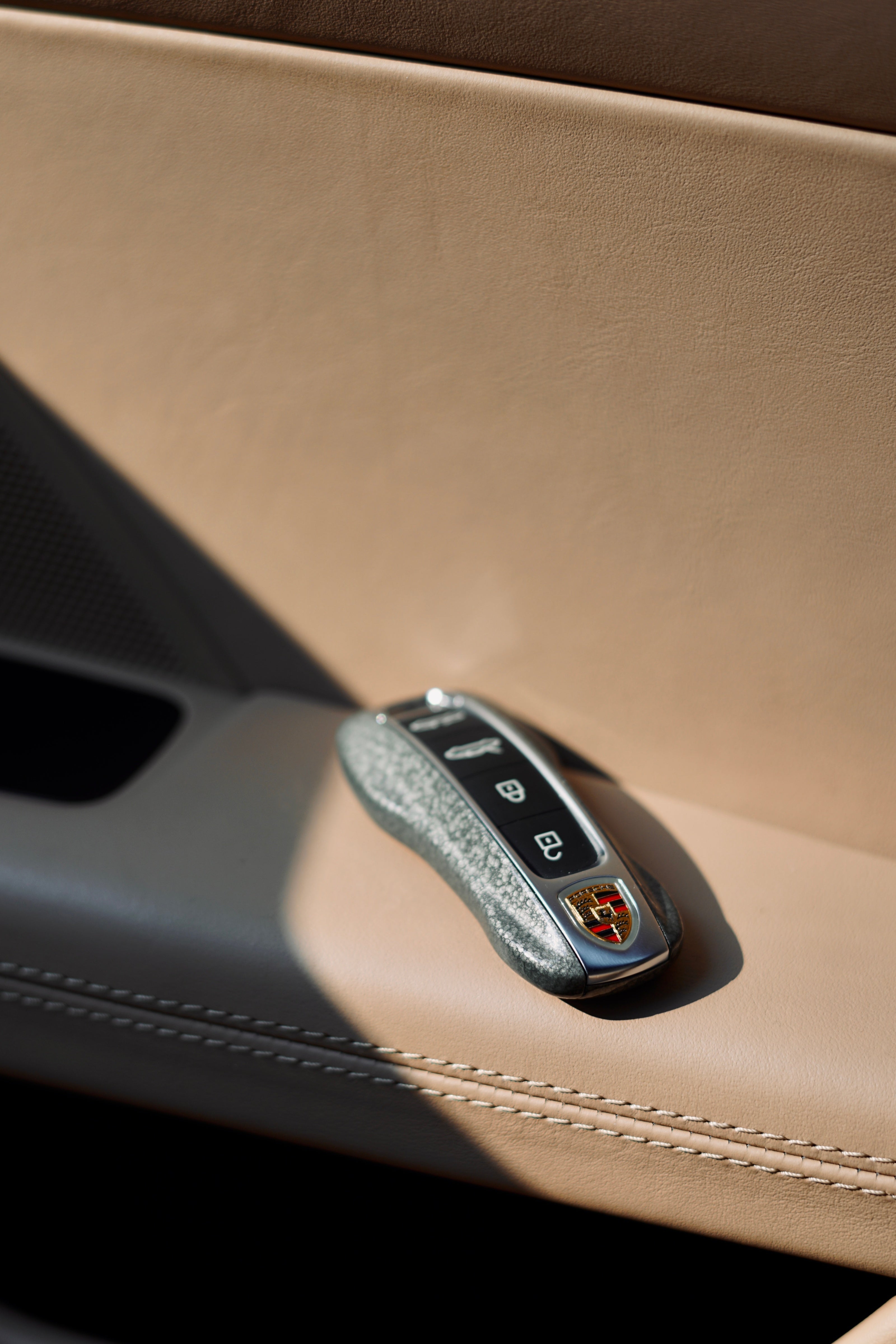 Personalized customization, hammer patterned lacquer art/modified car key