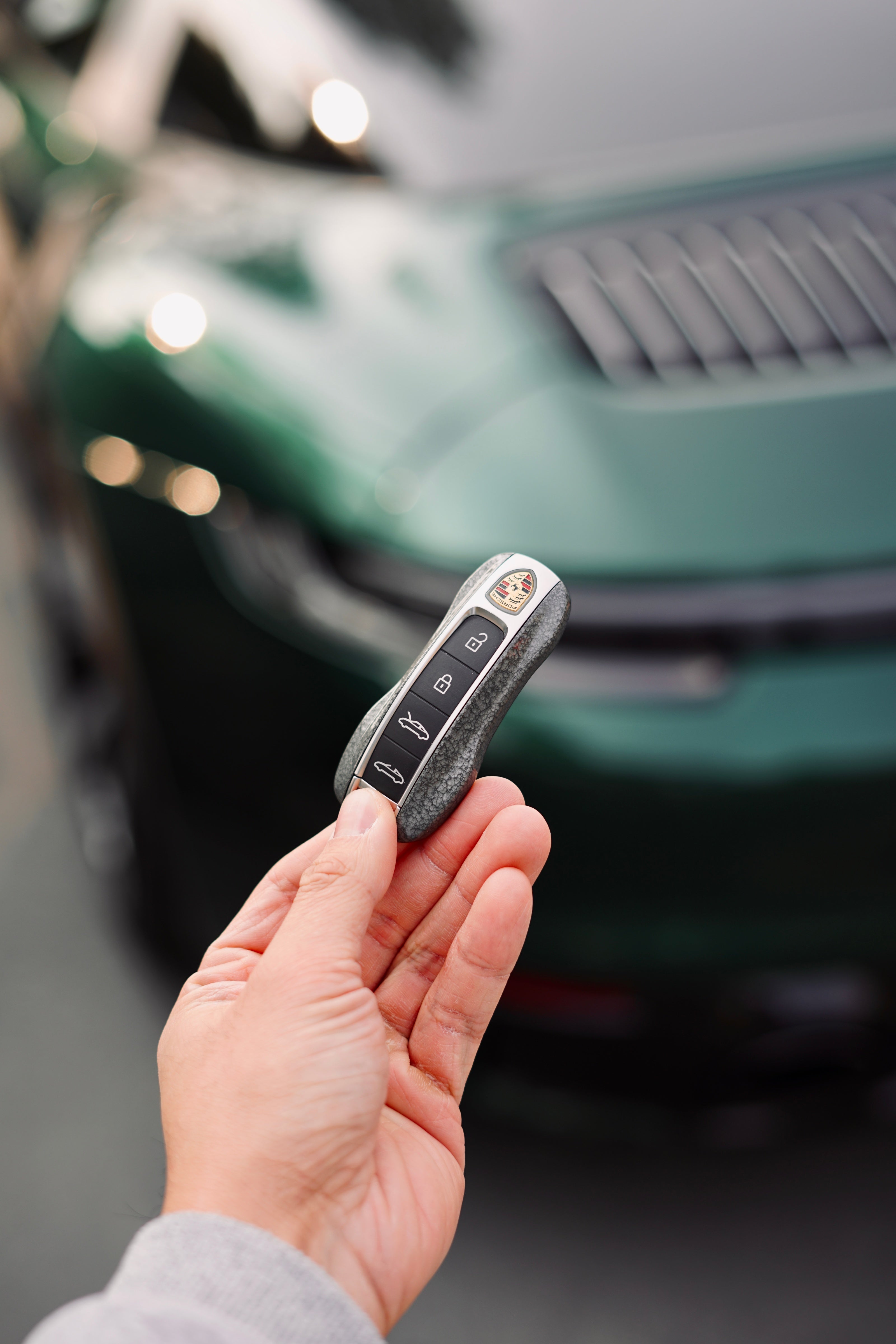 Personalized customization, hammer patterned lacquer art/modified car key