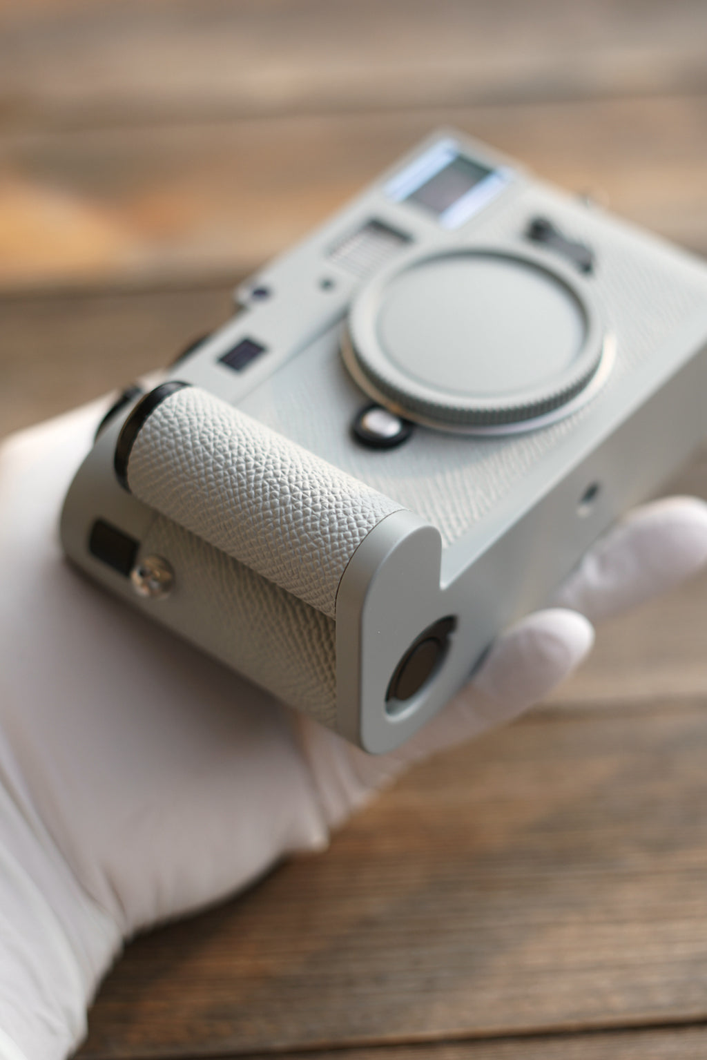 M9-P Glacier Grey Lacquer Art,Customized leather body in the same color