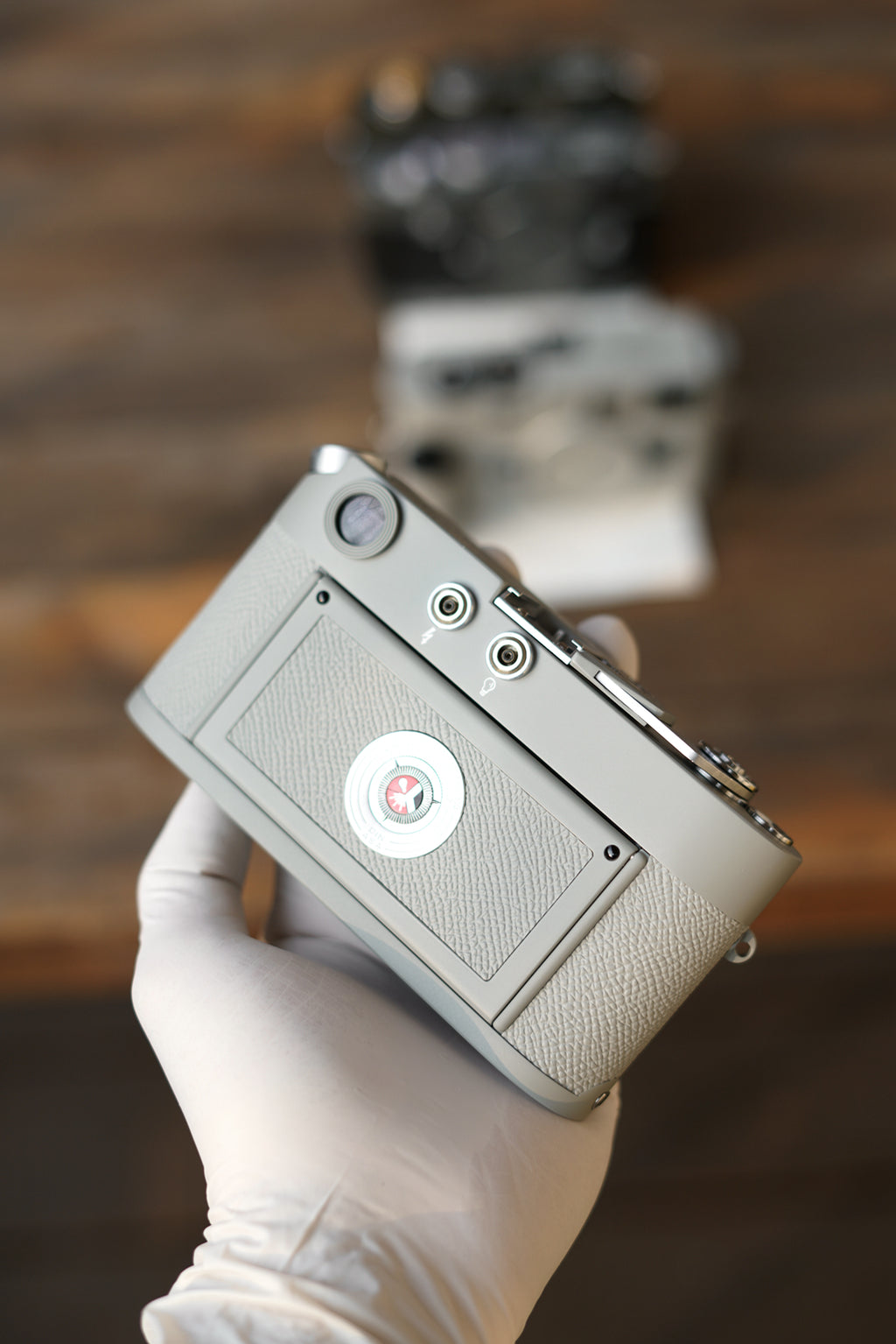 M9-P Glacier Grey Lacquer Art,Customized leather body in the same color