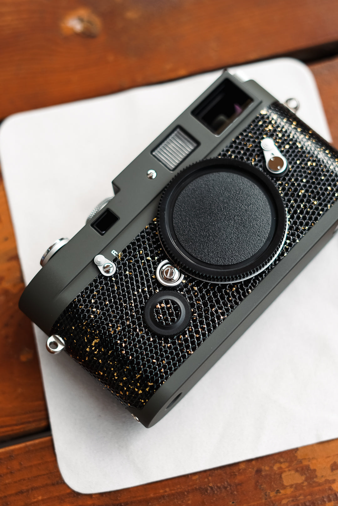 MP Reporter Repaint/Leather art replacement with gold sprinkled lizard skin material/black