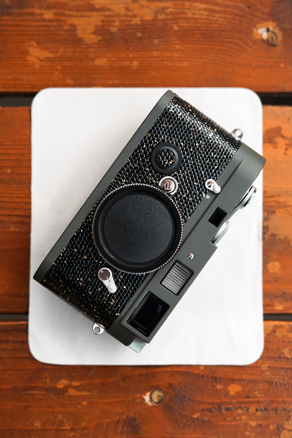 MP Reporter Repaint/Leather art replacement with gold sprinkled lizard skin material/black