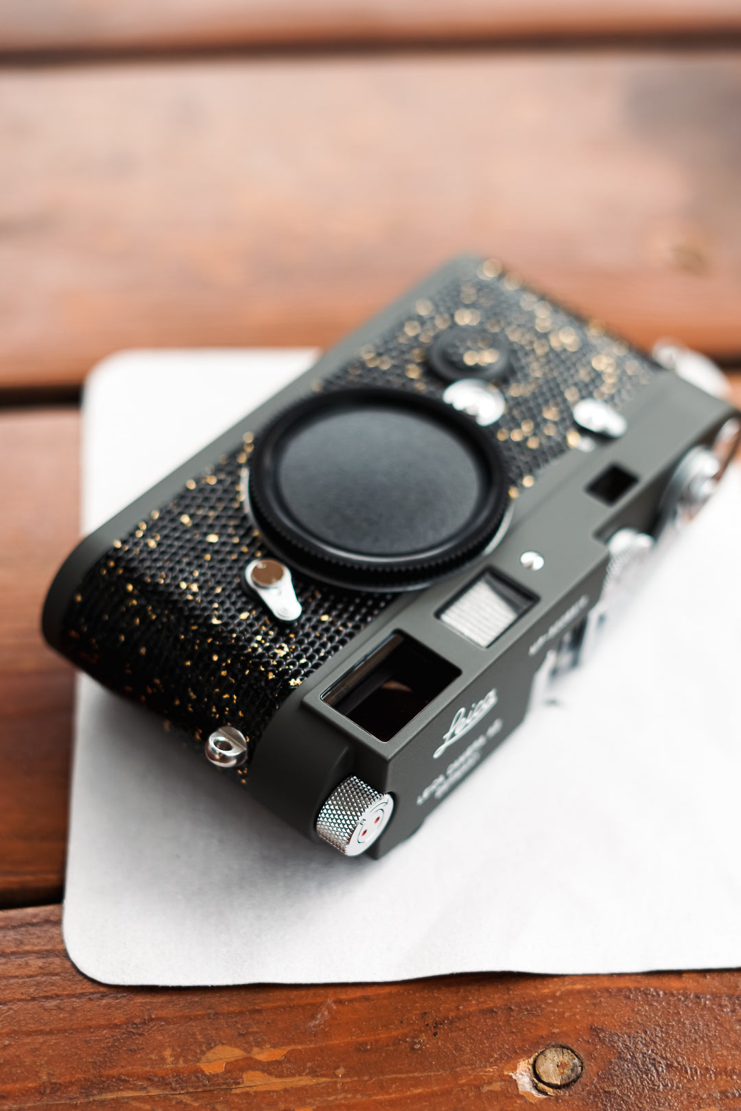 MP Reporter Repaint/Leather art replacement with gold sprinkled lizard skin material/black