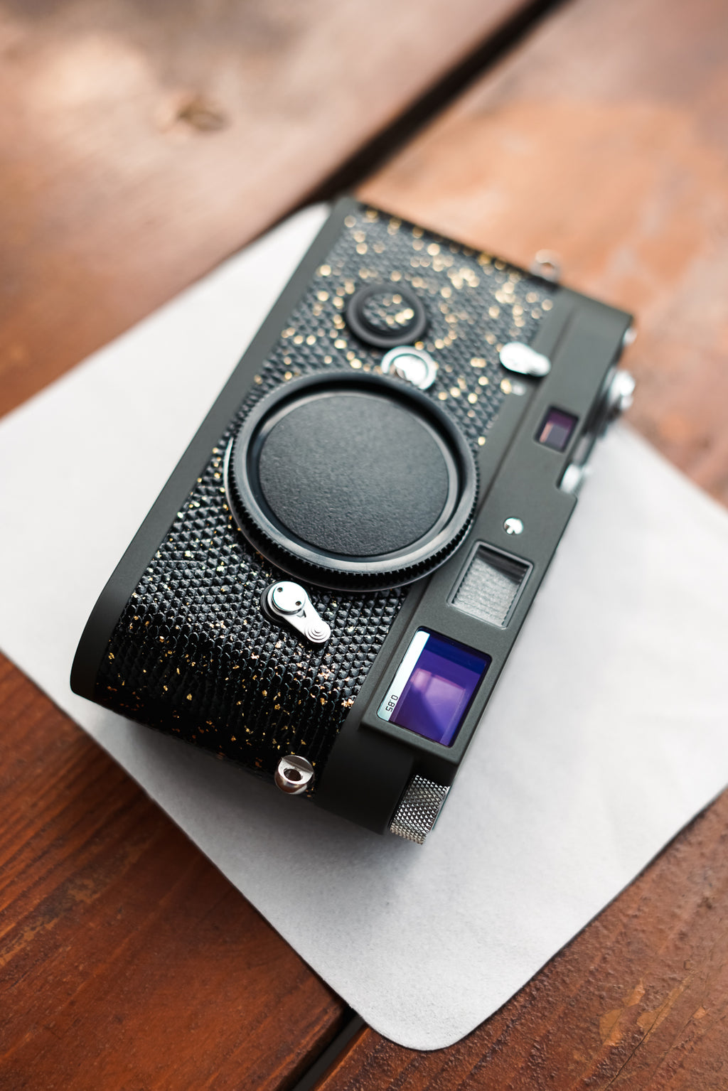 MP Reporter Repaint/Leather art replacement with gold sprinkled lizard skin material/black