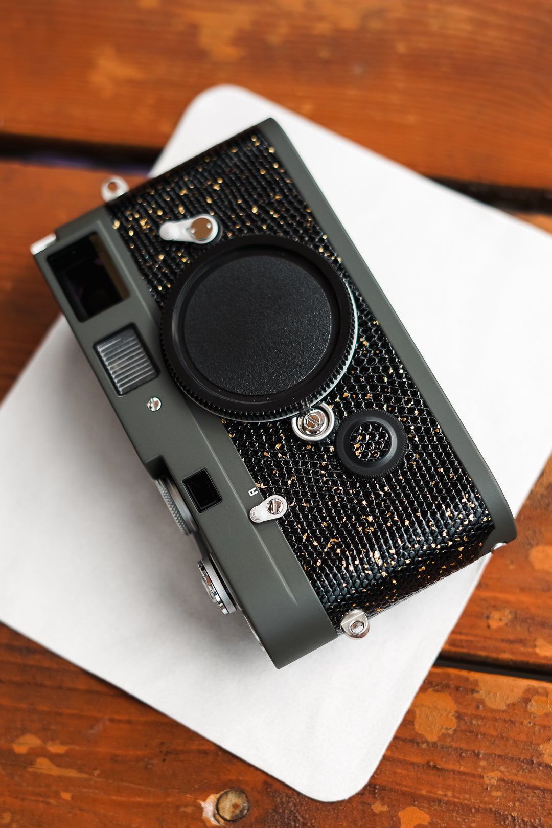 MP Reporter Repaint/Leather art replacement with gold sprinkled lizard skin material/black