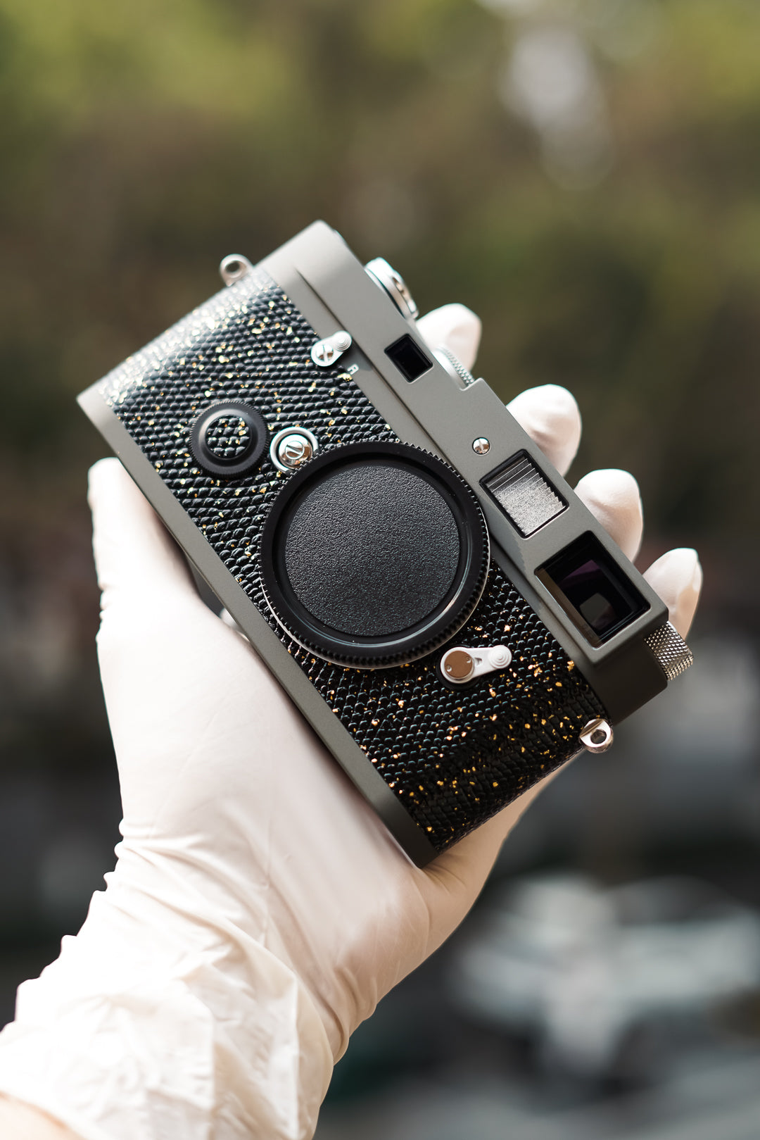 MP Reporter Repaint/Leather art replacement with gold sprinkled lizard skin material/black