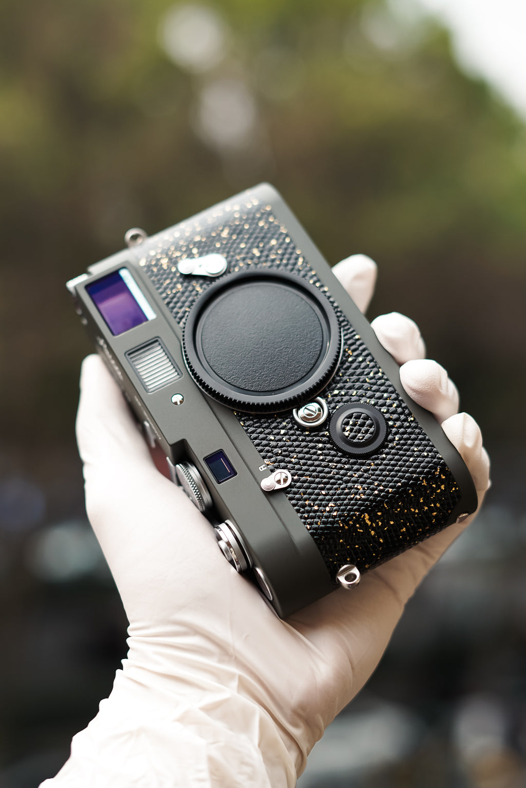 MP Reporter Repaint/Leather art replacement with gold sprinkled lizard skin material/black