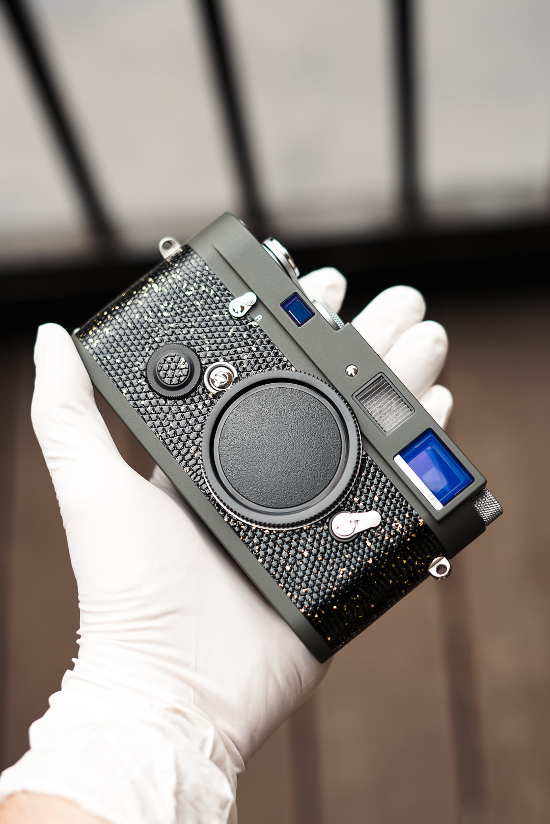 MP Reporter Repaint/Leather art replacement with gold sprinkled lizard skin material/black