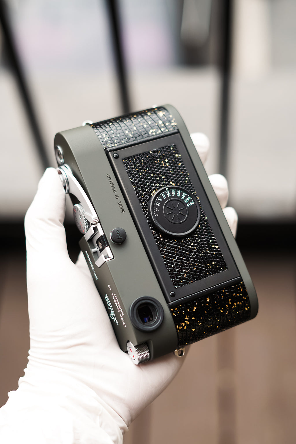 MP Reporter Repaint/Leather art replacement with gold sprinkled lizard skin material/black