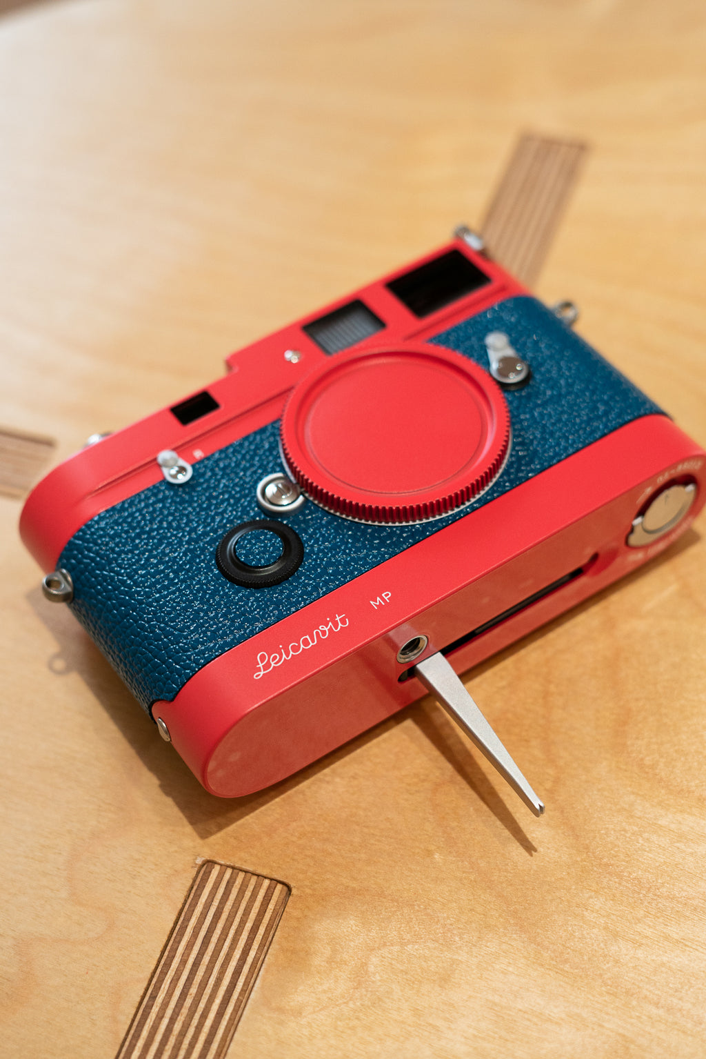 MP Ferrari Red Repaint/Leather Art Customization/Blue