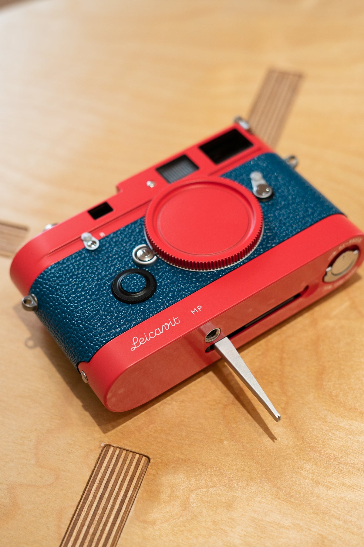 MP Ferrari Red Repaint/Leather Art Customization/Blue