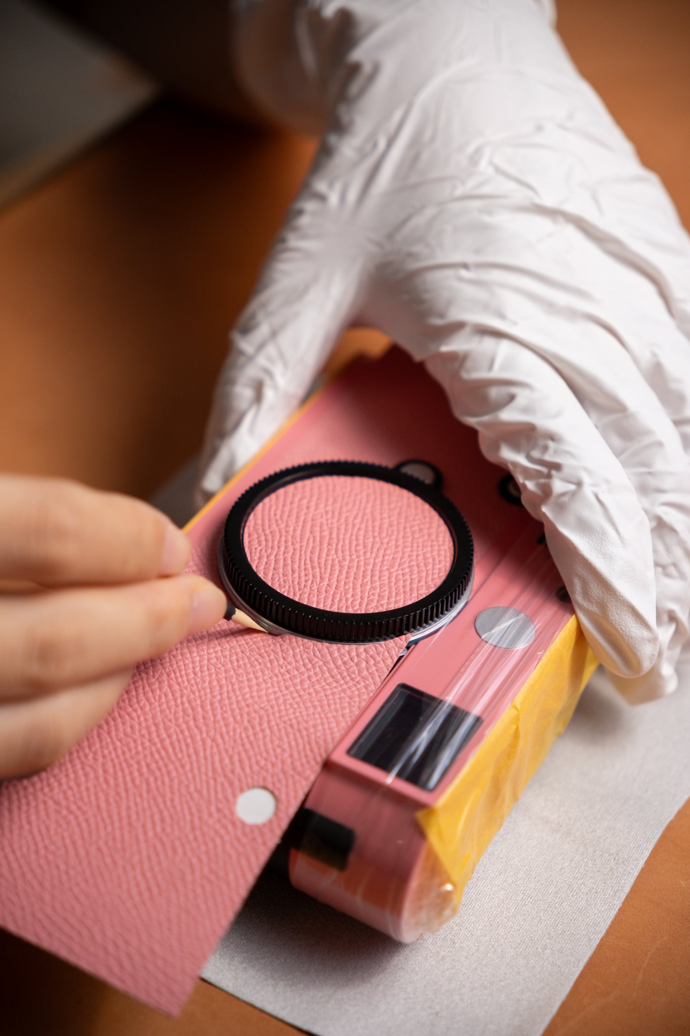 Customized leather body in the same color/Pink