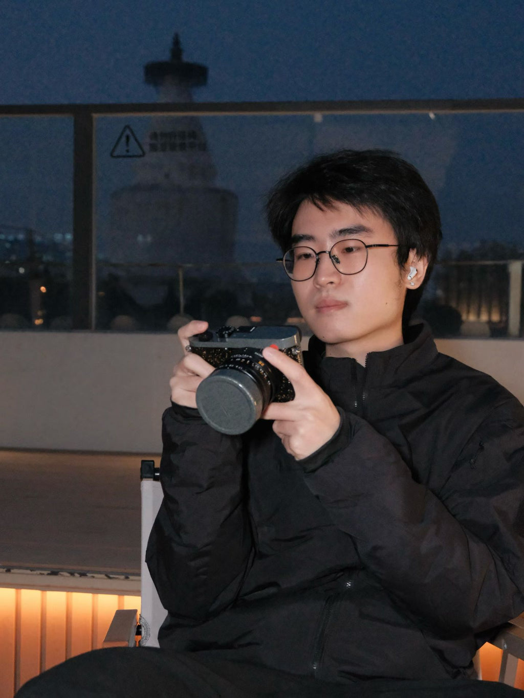 Q2 Hammer Tone Repaint/Leather art replacement with gold sprinkled lizard skin material/black