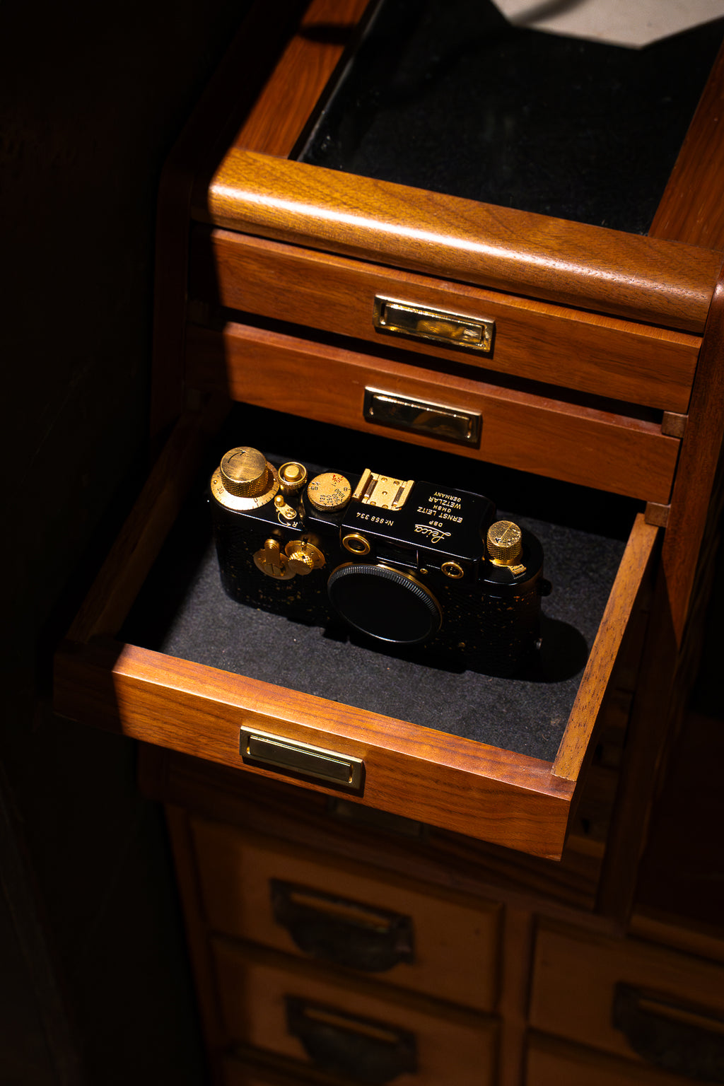 IIIG 24K Golden Customization,Leather art replacement with gold sprinkled lizard skin material/black